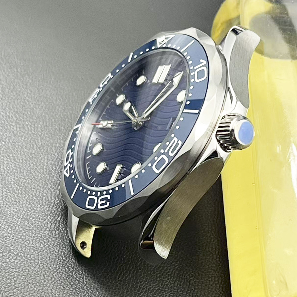 ステンレススチール 41mm 機械式メンズウォッチ、ブラック - Luxury Watch Omega のレビューと価格