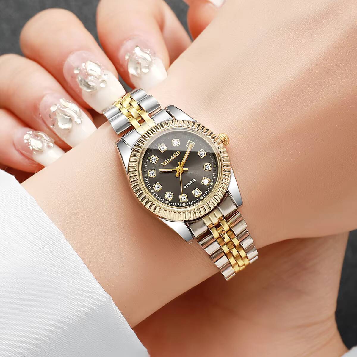 ファッションラインストーン女性用クォーツ時計高級ステンレスス - Luxury Watch Holder のレビューと価格